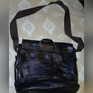 Classic Black Leather Men's KENNETH COLE Reaction Bag
